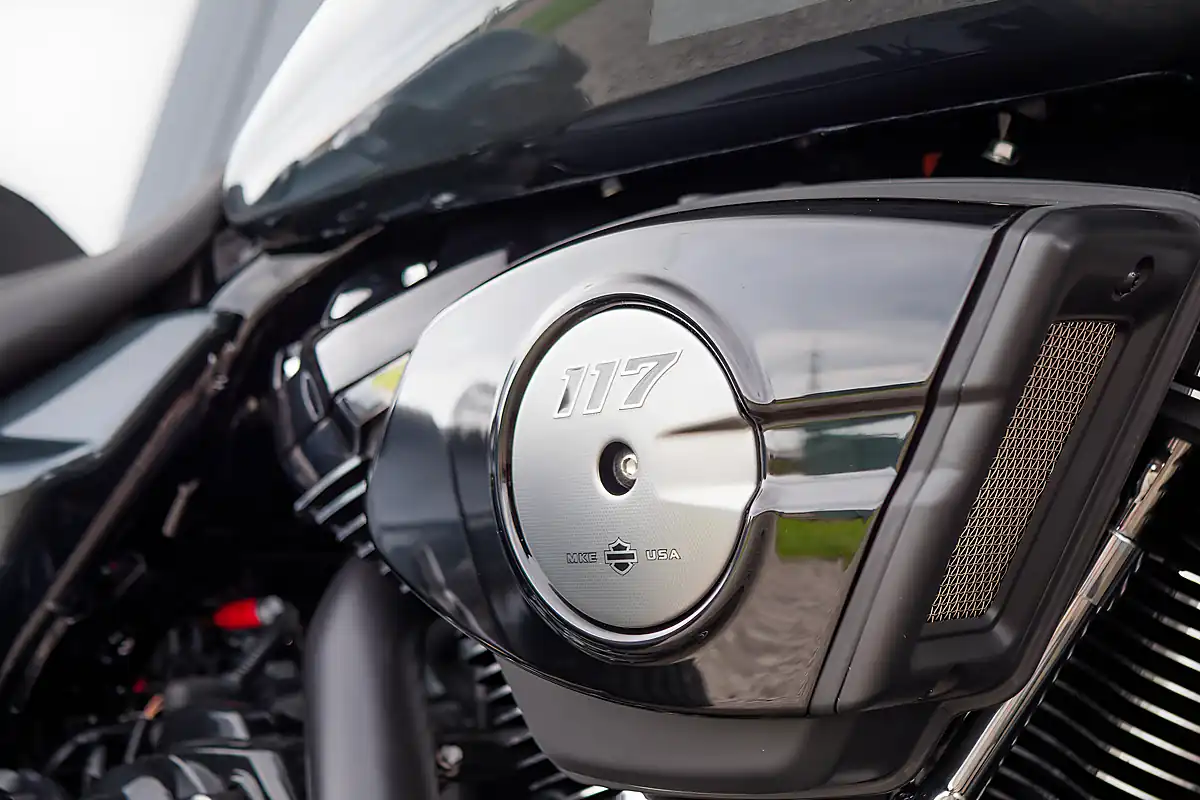 Used 2026 Harley-Davidson Road Glide 3 Iron Horse Metallic - Interior and Exterior details 11