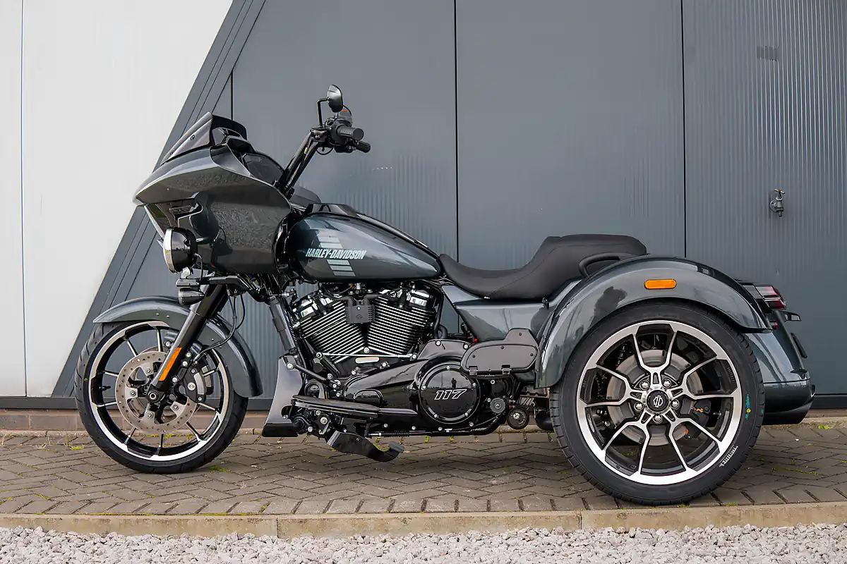 Used 2026 Harley-Davidson Road Glide 3 Iron Horse Metallic - Interior and Exterior details 15
