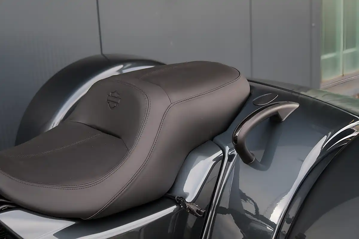 Used 2026 Harley-Davidson Road Glide 3 Iron Horse Metallic - Interior and Exterior details 17