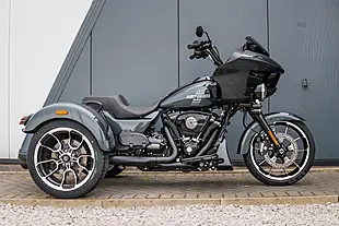Used 2026 Harley-Davidson Road Glide 3 Iron Horse Metallic - Interior and Exterior details 3