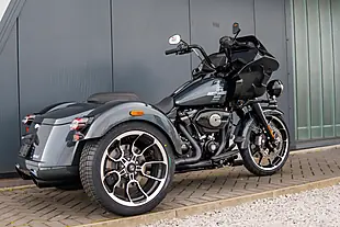 Used 2026 Harley-Davidson Road Glide 3 Iron Horse Metallic - Interior and Exterior details 5