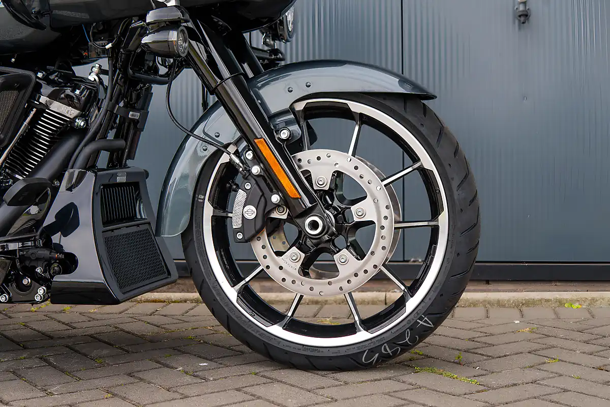 Used 2026 Harley-Davidson Road Glide 3 Iron Horse Metallic - Interior and Exterior details 7