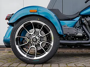 Used 2026 Harley-Davidson Road Glide 3 Teal Thunder - Interior and Exterior details 12
