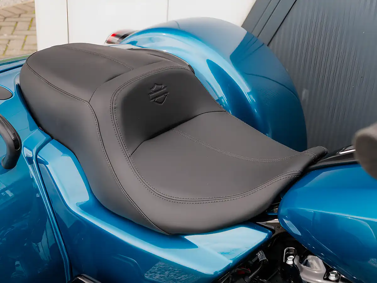 Used 2026 Harley-Davidson Road Glide 3 Teal Thunder - Interior and Exterior details 14