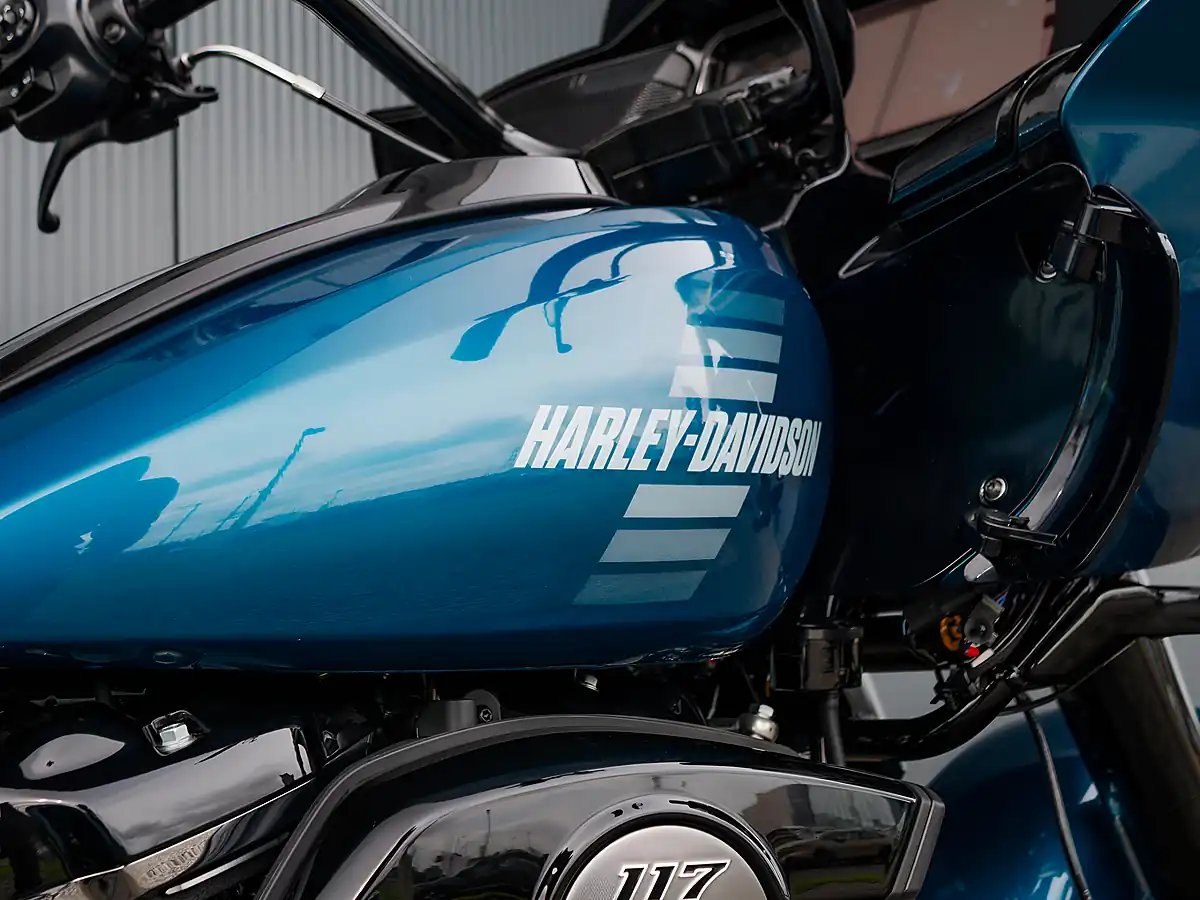 Used 2026 Harley-Davidson Road Glide 3 Teal Thunder - Interior and Exterior details 7