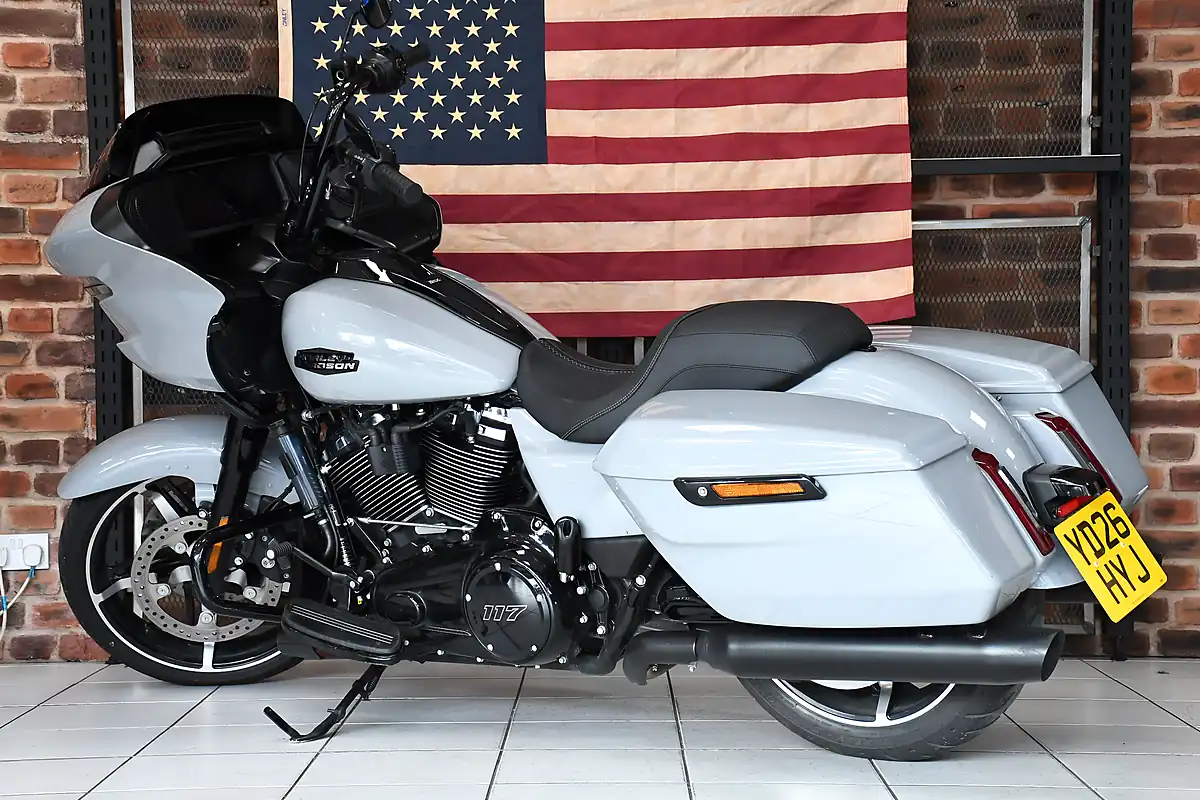 Used 2026 Harley-Davidson Road Glide Billiard Gray - Interior and Exterior details 11