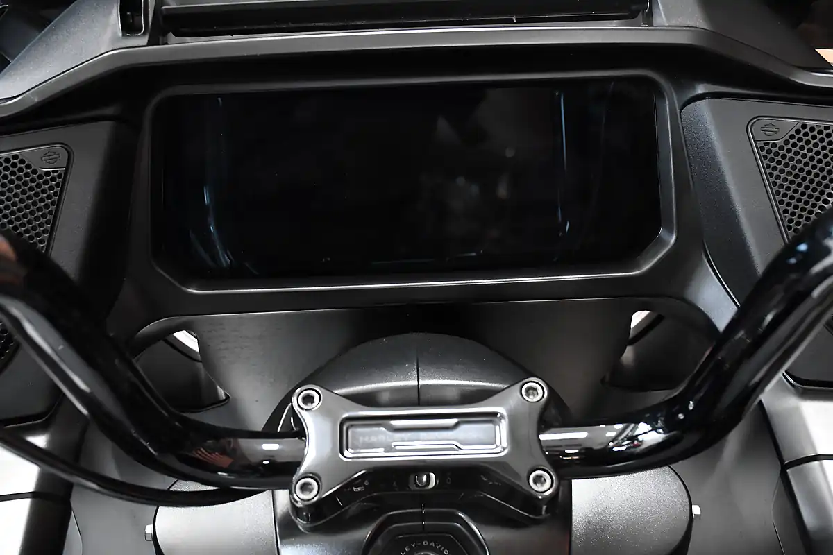 Used 2026 Harley-Davidson Road Glide Billiard Gray - Interior and Exterior details 14