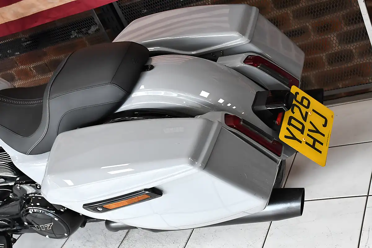 Used 2026 Harley-Davidson Road Glide Billiard Gray - Interior and Exterior details 19