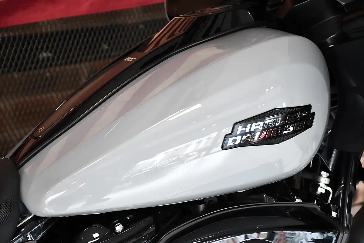 Used 2026 Harley-Davidson Road Glide Billiard Gray - Interior and Exterior details 2