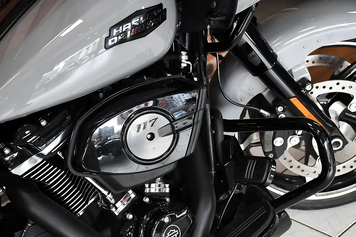 Used 2026 Harley-Davidson Road Glide Billiard Gray - Interior and Exterior details 4