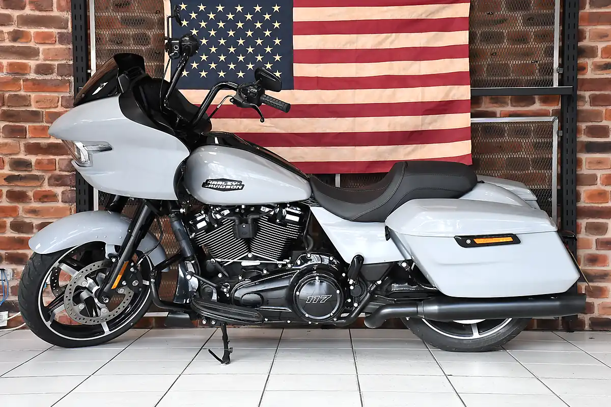 Used 2026 Harley-Davidson Road Glide Billiard Gray - Interior and Exterior details 7