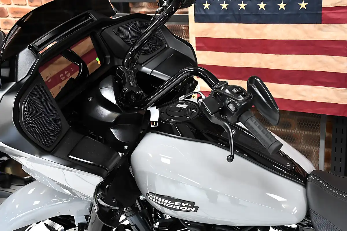 Used 2026 Harley-Davidson Road Glide - Interior and Exterior details 9