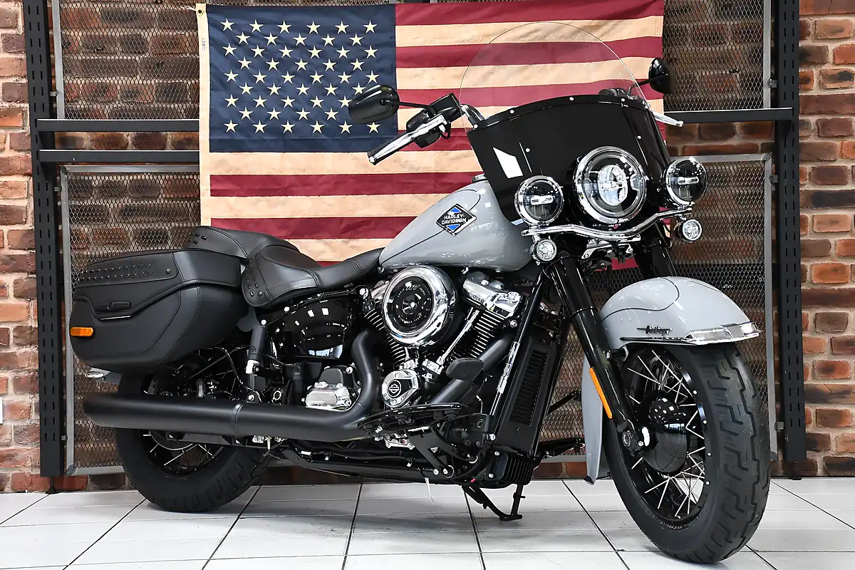 Used 2026 Harley-Davidson Softail Flhc Heritage Classic - Front View