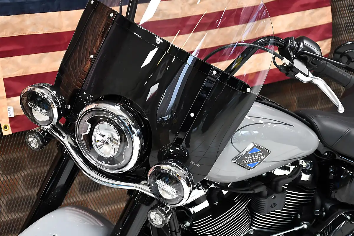 Used 2026 Harley-Davidson Softail Flhc Heritage Classic - Interior and Exterior details 13