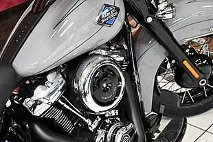 Used 2026 Harley-Davidson Softail Flhc Heritage Classic - Interior and Exterior details 15