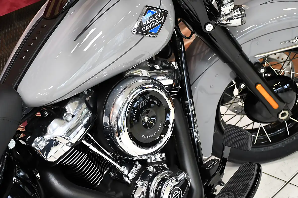 Used 2026 Harley-Davidson Softail Flhc Heritage Classic - Interior and Exterior details 15