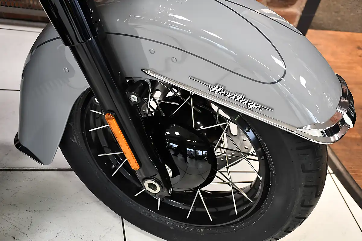 Used 2026 Harley-Davidson Softail Flhc Heritage Classic - Interior and Exterior details 18