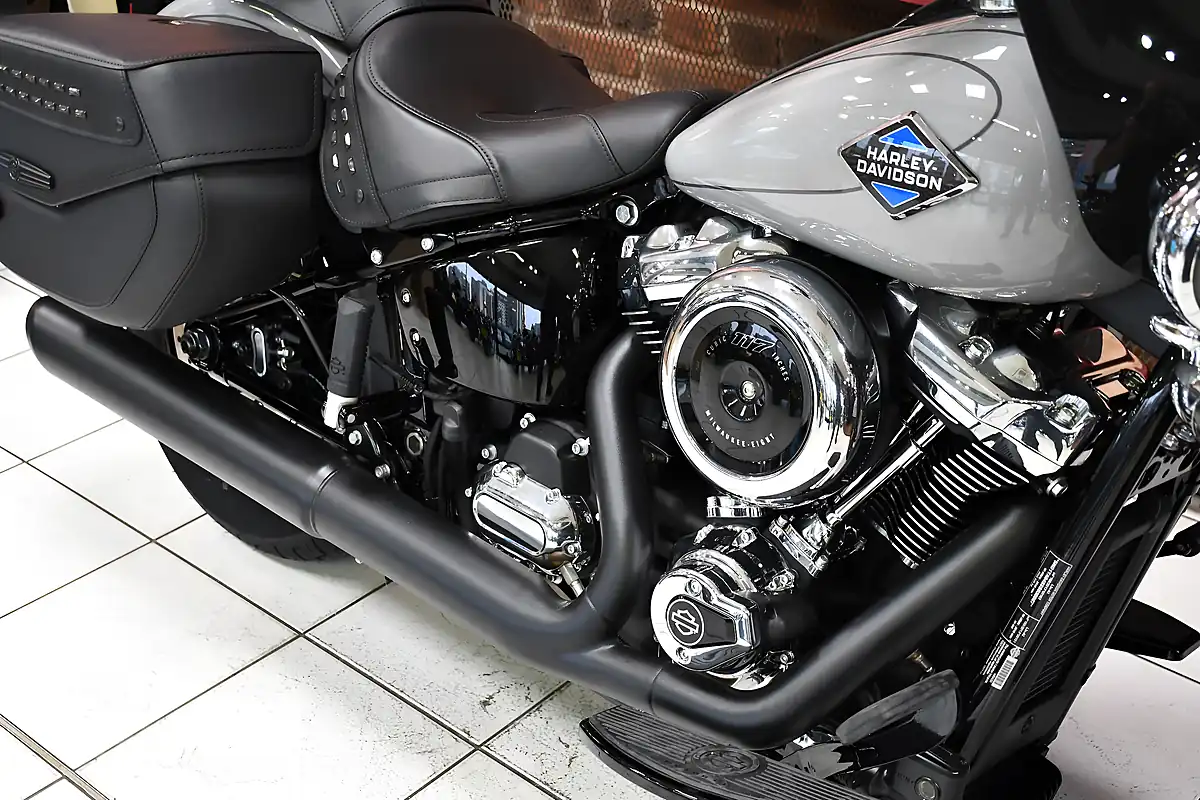 Used 2026 Harley-Davidson Softail Flhc Heritage Classic - Interior and Exterior details 4