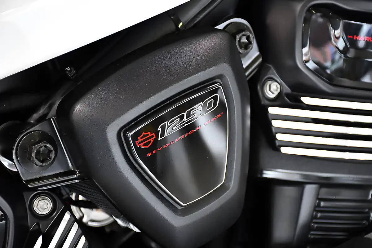 Used 2026 Harley-Davidson Sportster S White Onyx Pearl - Interior and Exterior details 11