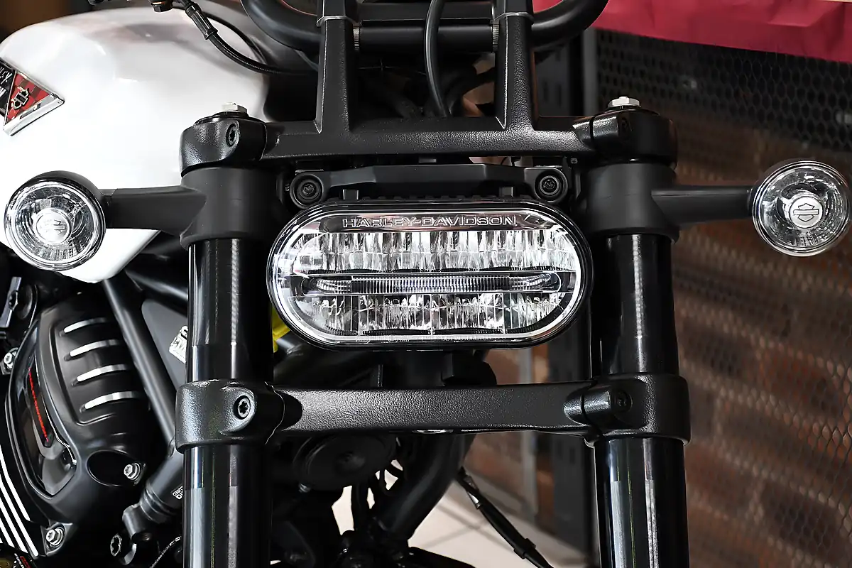 Used 2026 Harley-Davidson Sportster S White Onyx Pearl - Interior and Exterior details 15