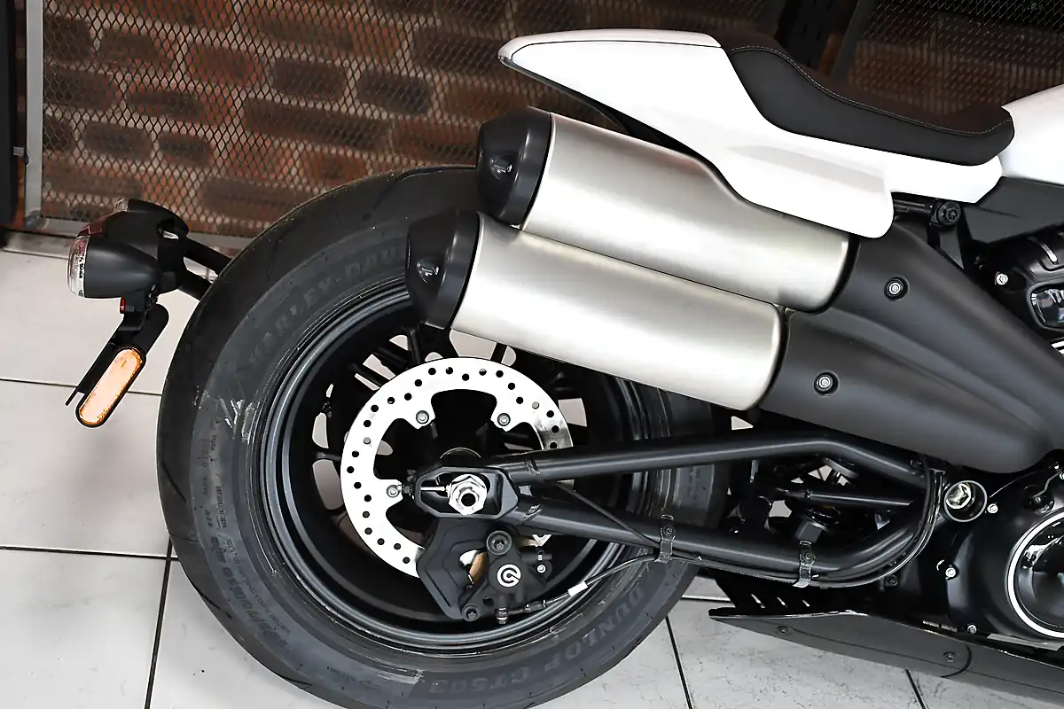 Used 2026 Harley-Davidson Sportster S White Onyx Pearl - Interior and Exterior details 18