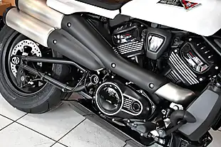 Used 2026 Harley-Davidson Sportster S White Onyx Pearl - Interior and Exterior details 4
