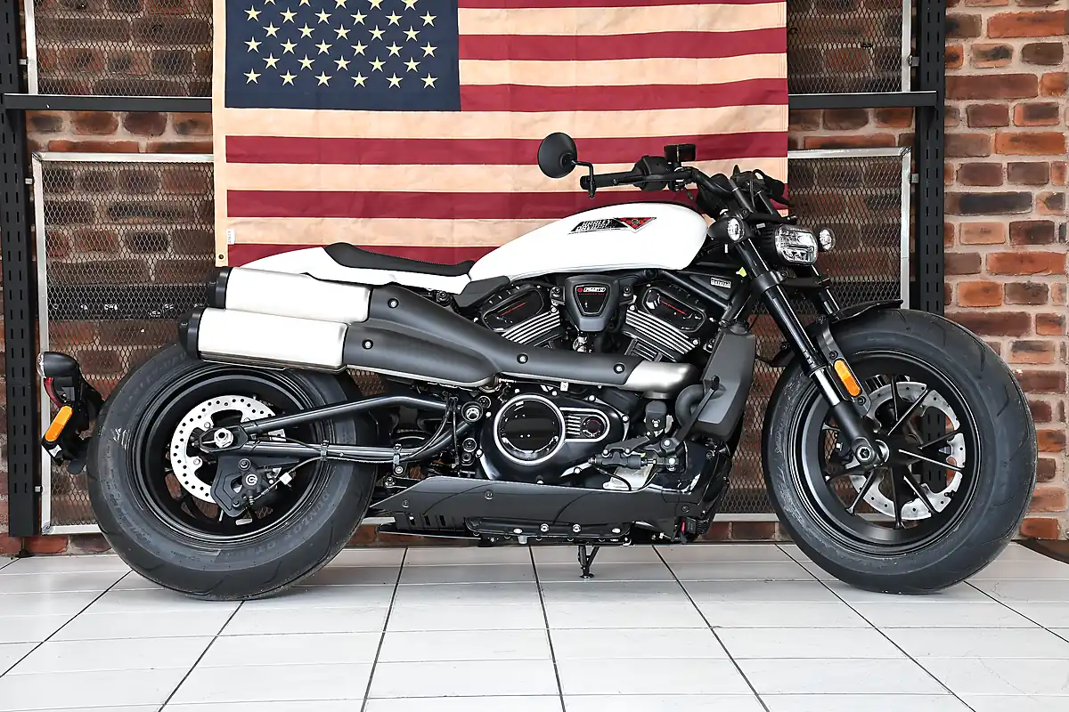Used 2026 Harley-Davidson Sportster S White Onyx Pearl - Interior and Exterior details 6