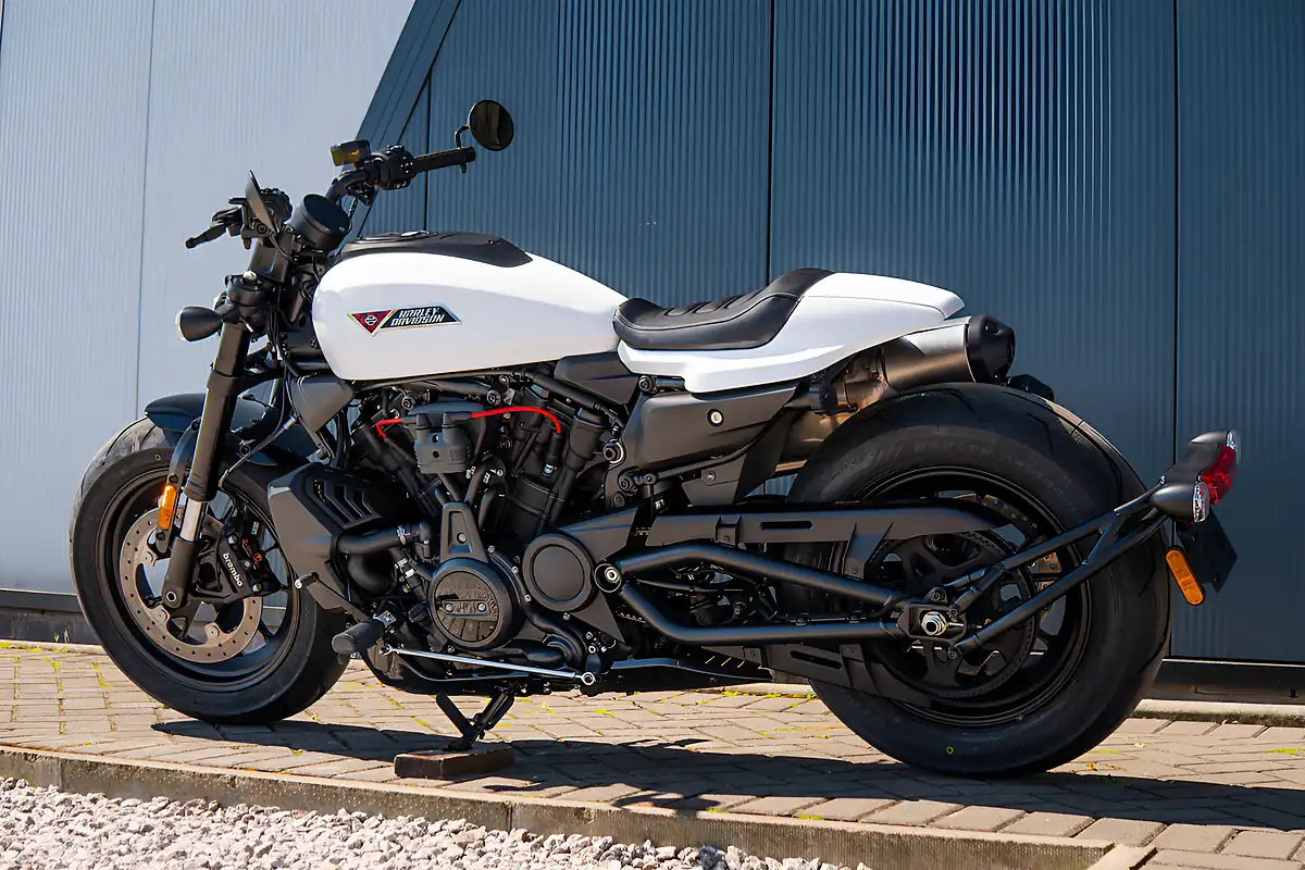 Used 2026 Harley-Davidson Sportster S White Onyx Pearl - Interior and Exterior details 14