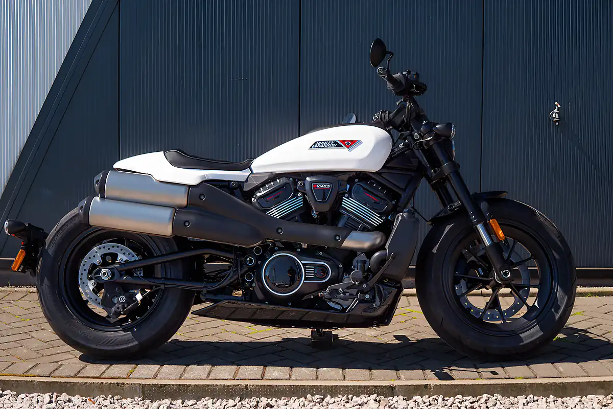 Used 2026 Harley-Davidson Sportster S White Onyx Pearl - Interior and Exterior details 3
