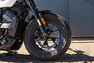 Used 2026 Harley-Davidson Sportster S White Onyx Pearl - Interior and Exterior details 7