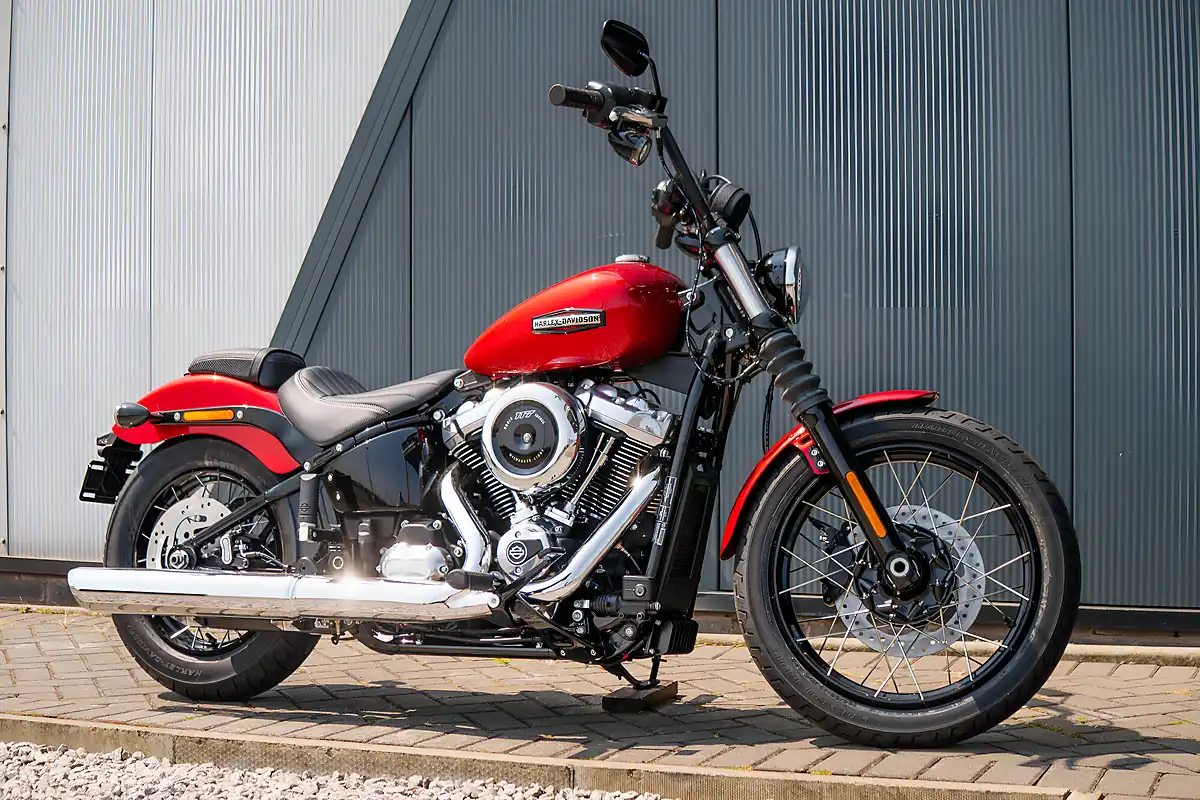 Used 2026 Harley-Davidson Street Bob Brilliant Red - Front View