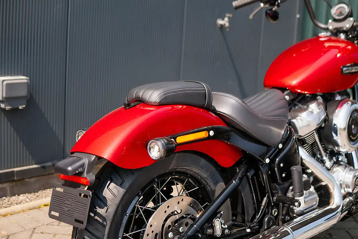 Used 2026 Harley-Davidson Street Bob Brilliant Red - Interior and Exterior details 16