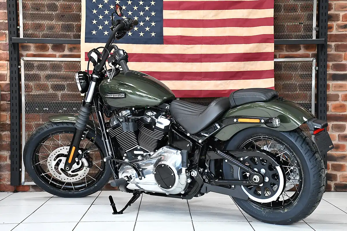Used 2026 Harley-Davidson Street Bob Olive Steel Metal - Interior and Exterior details 11