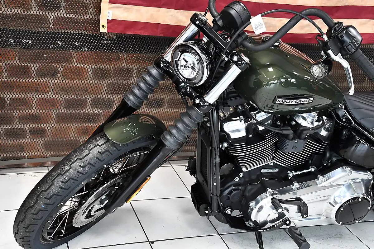 Used 2026 Harley-Davidson Street Bob Olive Steel Metal - Interior and Exterior details 12