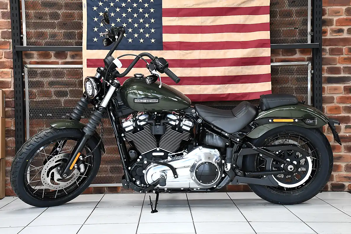 Used 2026 Harley-Davidson Street Bob Olive Steel Metal - Interior and Exterior details 7