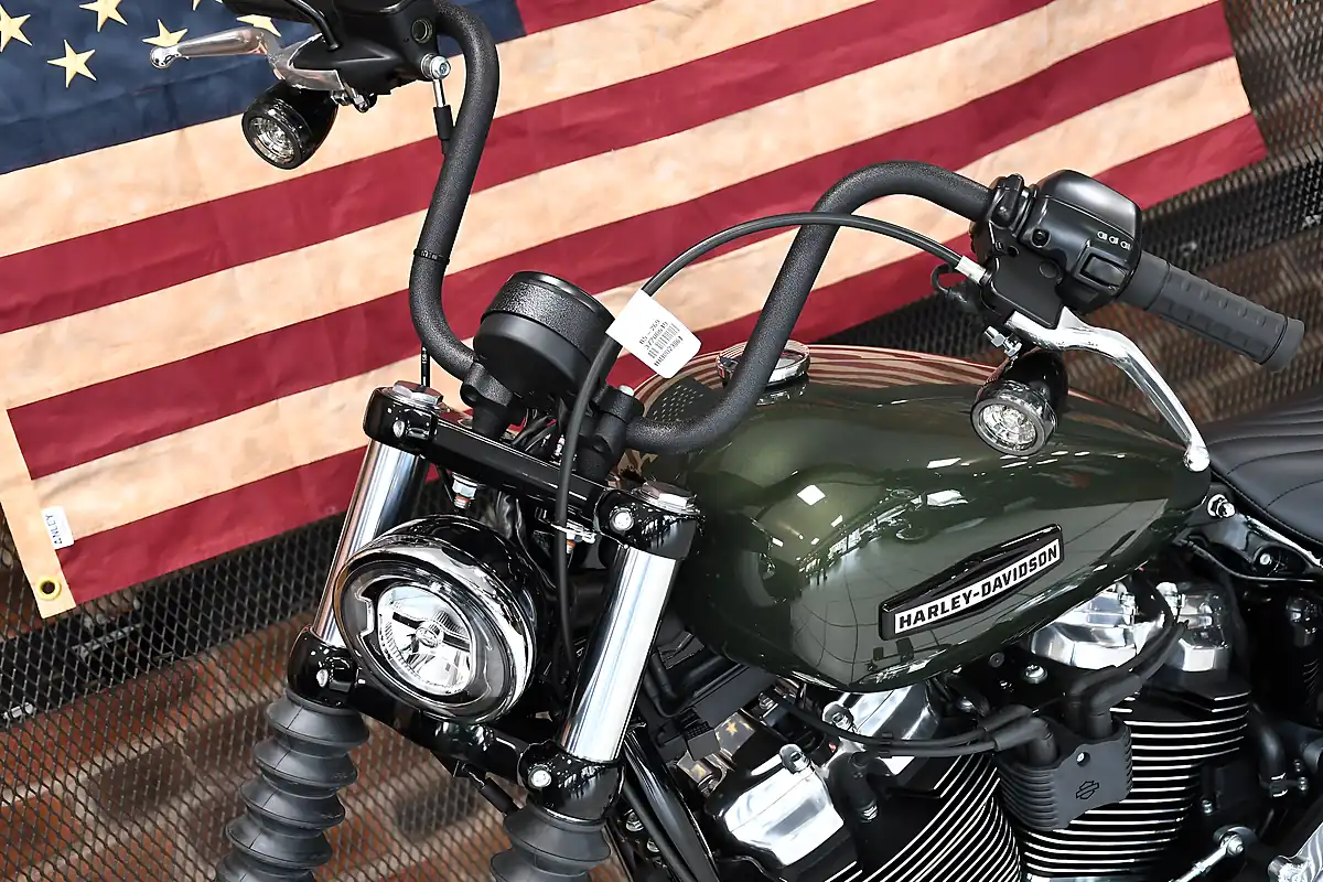 Used 2026 Harley-Davidson Street Bob Olive Steel Metal - Interior and Exterior details 8