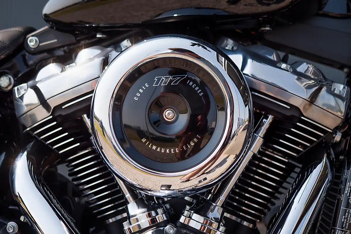 Used 2026 Harley-Davidson Street Bob Vivid Black - Interior and Exterior details 11