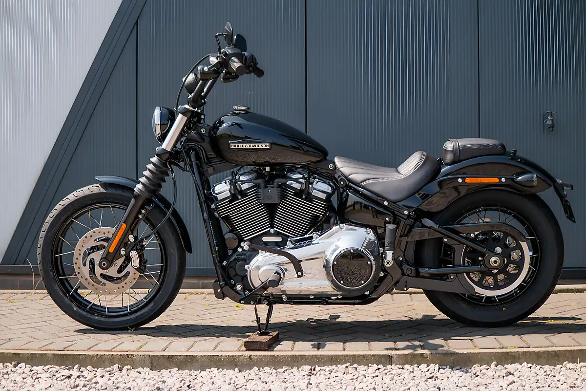 Used 2026 Harley-Davidson Street Bob Vivid Black - Interior and Exterior details 15