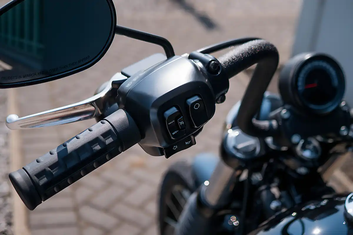 Used 2026 Harley-Davidson Street Bob Vivid Black - Interior and Exterior details 19