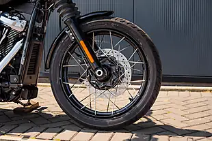 Used 2026 Harley-Davidson Street Bob Vivid Black - Interior and Exterior details 7