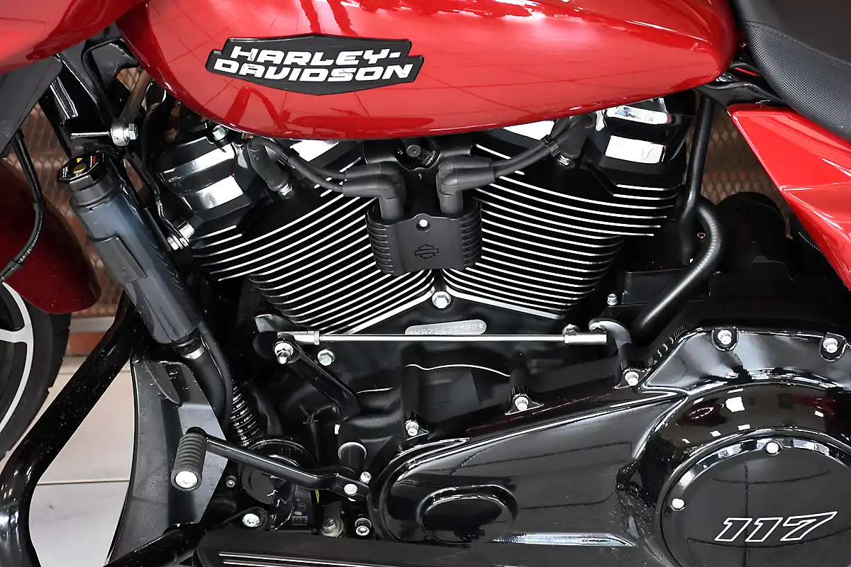 Used 2026 Harley-Davidson Street Glide Brilliant Red - Interior and Exterior details 13