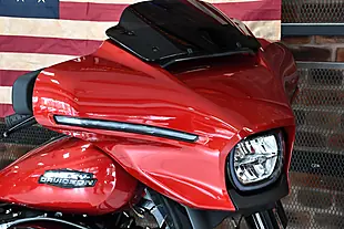 Used 2026 Harley-Davidson Street Glide Brilliant Red - Interior and Exterior details 15