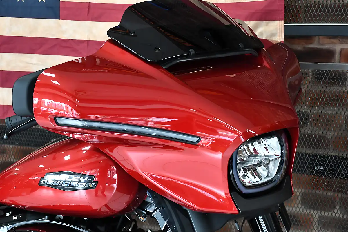 Used 2026 Harley-Davidson Street Glide Brilliant Red - Interior and Exterior details 15