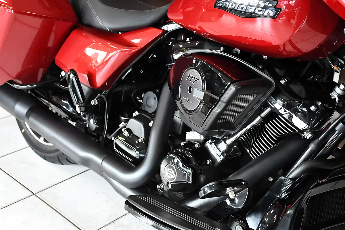 Used 2026 Harley-Davidson Street Glide Brilliant Red - Interior and Exterior details 4