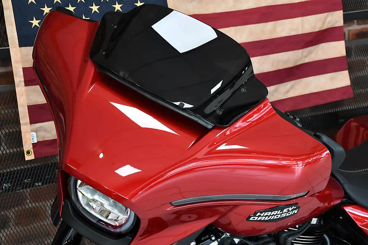 Used 2026 Harley-Davidson Street Glide Brilliant Red - Interior and Exterior details 8