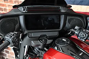 Used 2026 Harley-Davidson Street Glide Brilliant Red - Interior and Exterior details 9