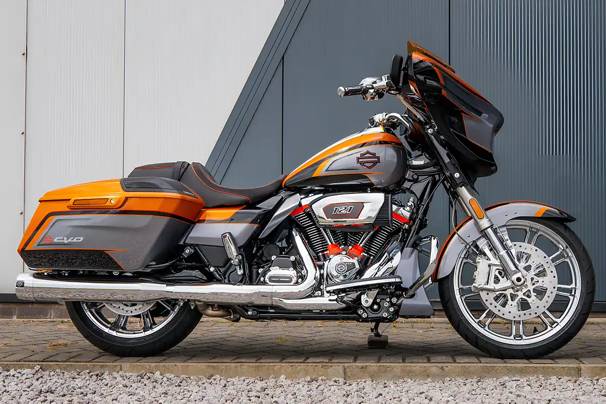 Used 2026 Harley-Davidson Street Glide Cvo Torched Orange Cvo Tri-Tone - Interior and Exterior details 3