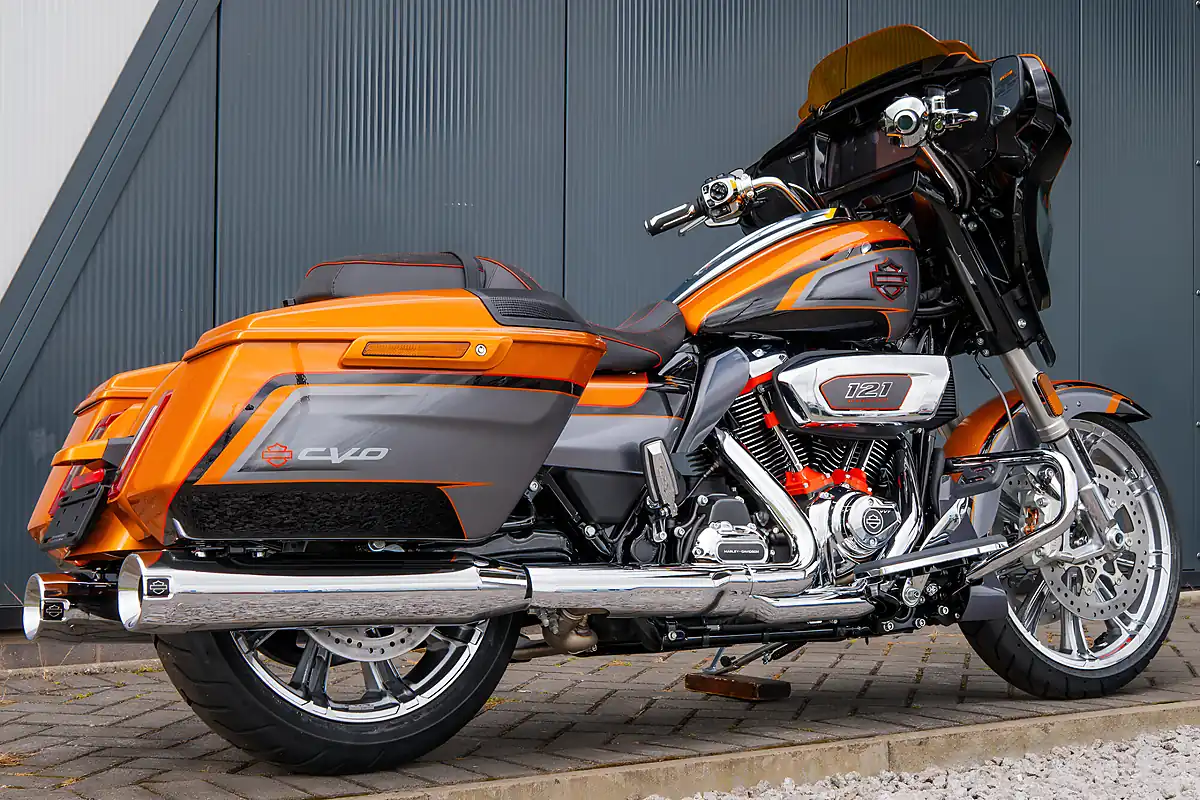 Used 2026 Harley-Davidson Street Glide Cvo Torched Orange Cvo Tri-Tone - Interior and Exterior details 5