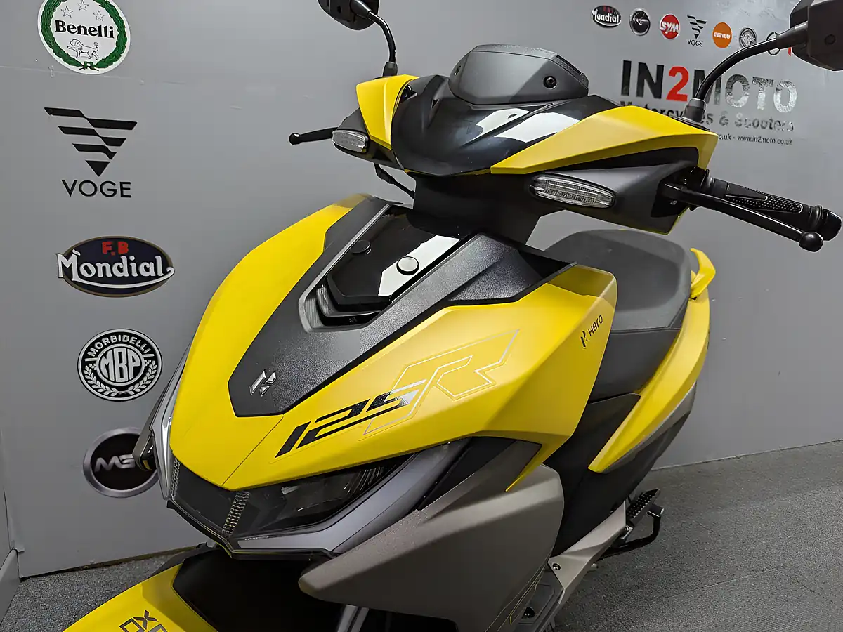 Used 2026 Hero Zoom R Yellow - Interior and Exterior details 15