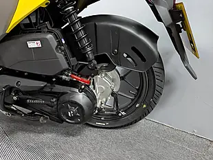 Used 2026 Hero Zoom R Yellow - Interior and Exterior details 17